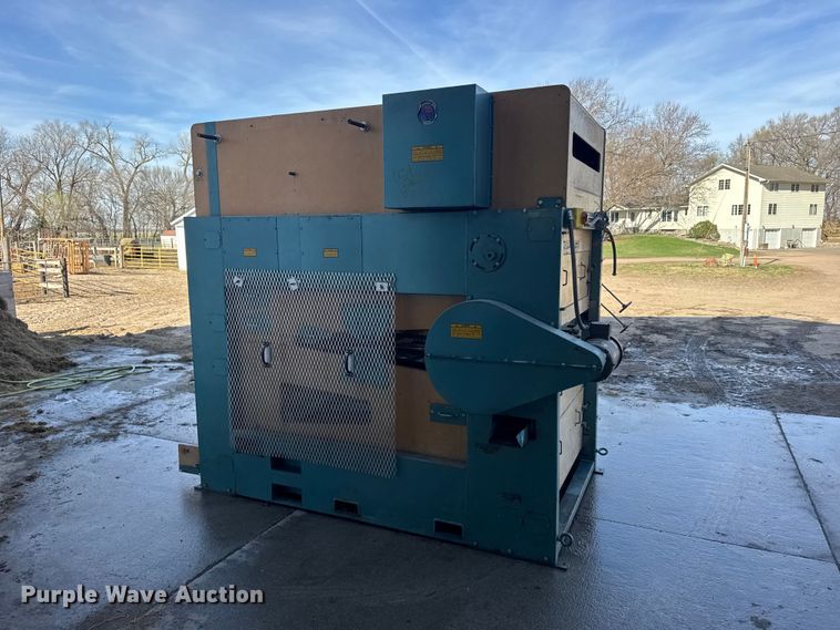 image for item FB7143 2007 Carter Day F510 RH grain cleaner