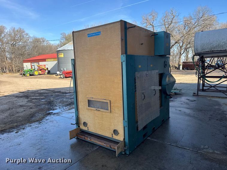 image for item FB7143 2007 Carter Day F510 RH grain cleaner