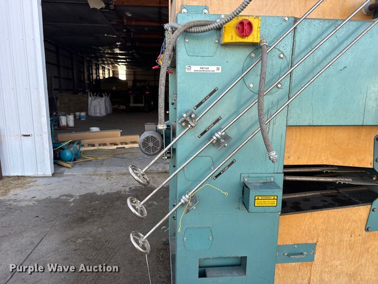 image for item FB7143 2007 Carter Day F510 RH grain cleaner