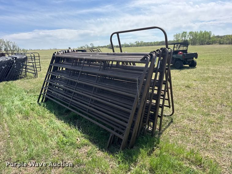 image for item FB7197 (19) livestock panels