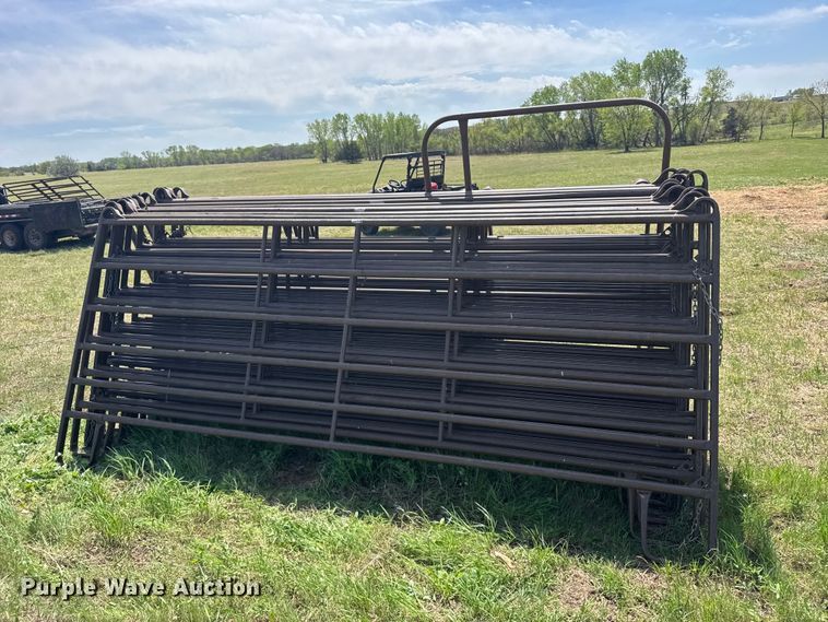 image for item FB7197 (19) livestock panels