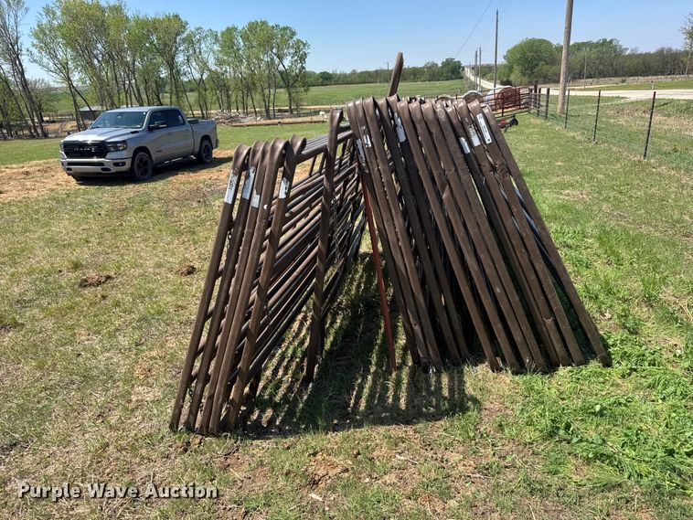 image for item FB7197 (19) livestock panels