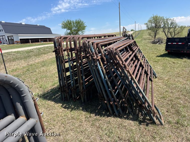 image for item FB7199 (20) 10' L livestock panels