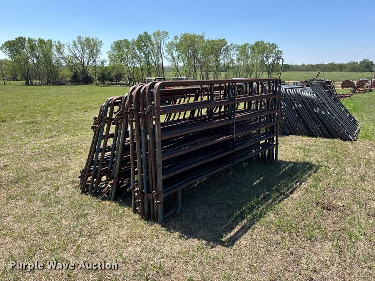 image for item FB7199 (20) 10' L livestock panels