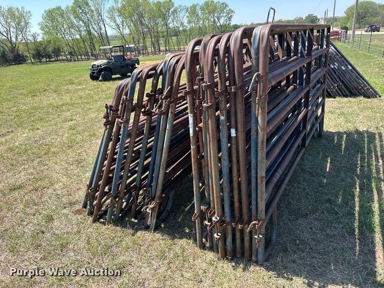 image for item FB7199 (20) 10' L livestock panels