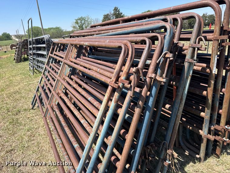 image for item FB7199 (20) 10' L livestock panels