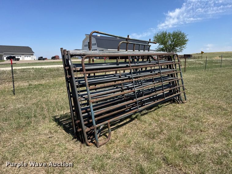 image for item FB7200 (9) livestock panels