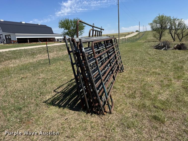 image for item FB7200 (9) livestock panels