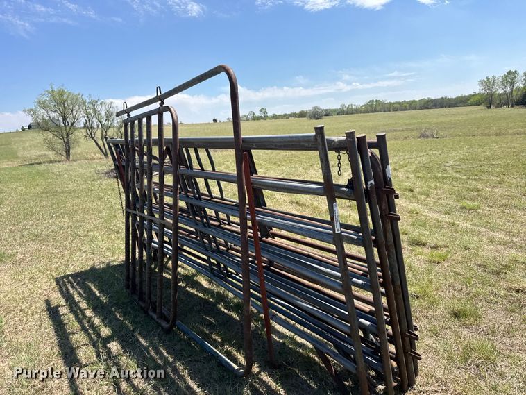 image for item FB7200 (9) livestock panels