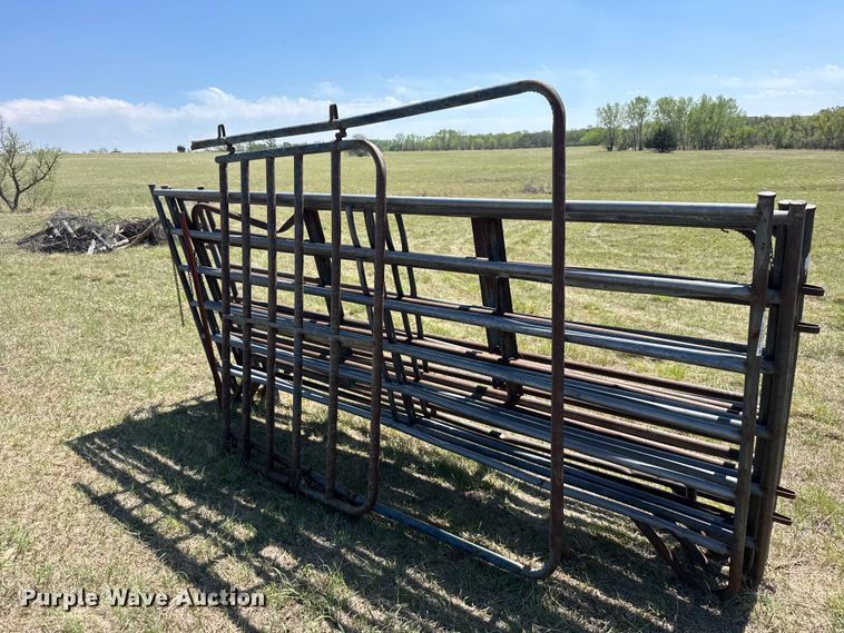 image for item FB7200 (9) livestock panels
