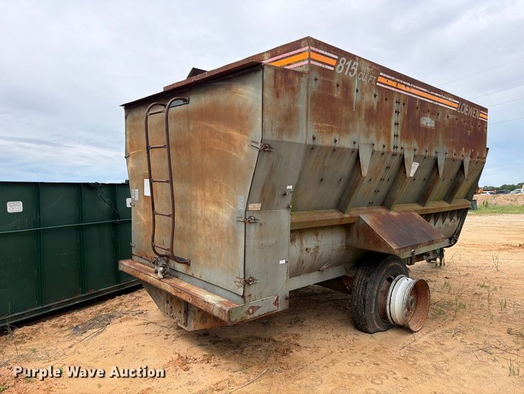 image for item FB8120 1999 Loewen 815 CU.FT. feed mixer