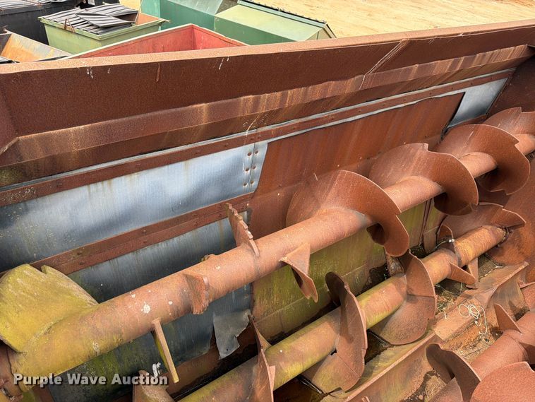 image for item FB8120 1999 Loewen 815 CU.FT. feed mixer