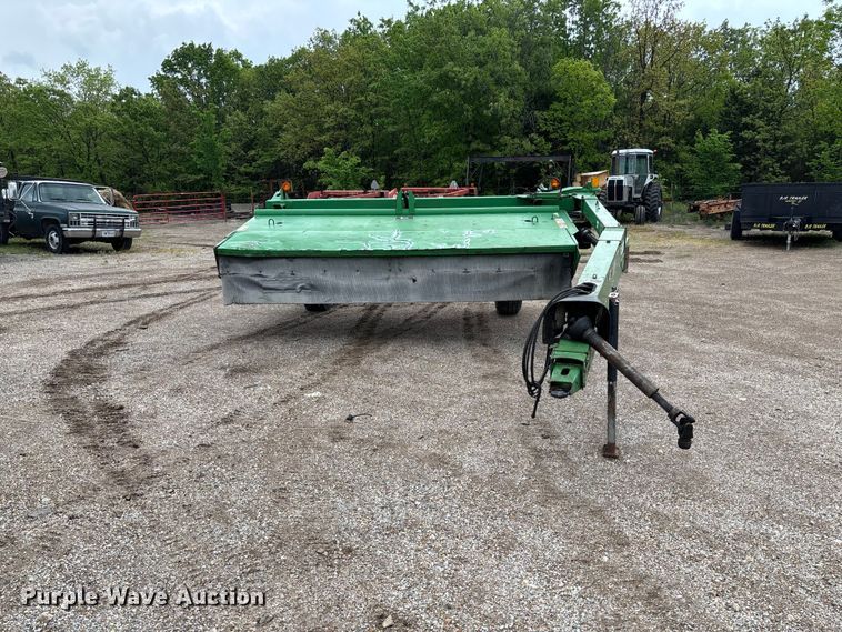 image for item FC5623 1996 John Deere 930 swather / windrower