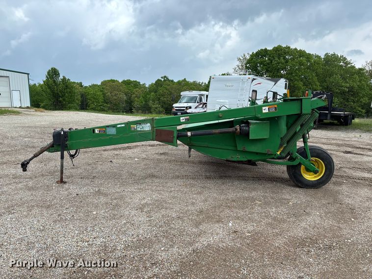 image for item FC5623 1996 John Deere 930 swather / windrower