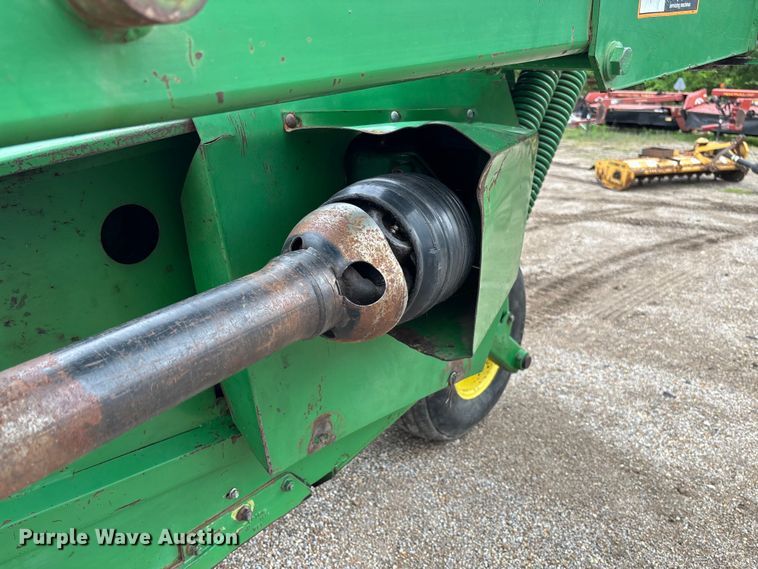 image for item FC5623 1996 John Deere 930 swather / windrower