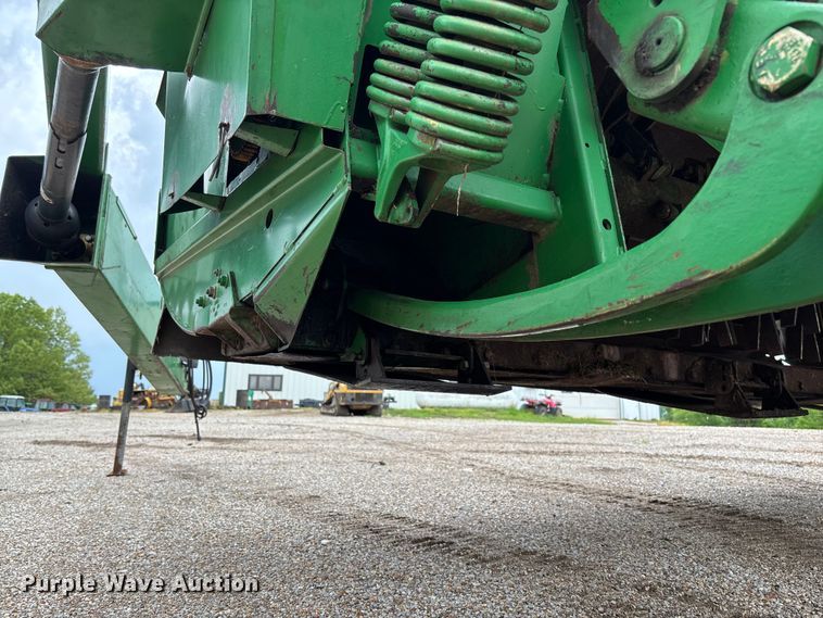 image for item FC5623 1996 John Deere 930 swather / windrower