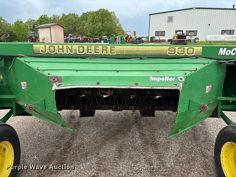 image for item FC5623 1996 John Deere 930 swather / windrower