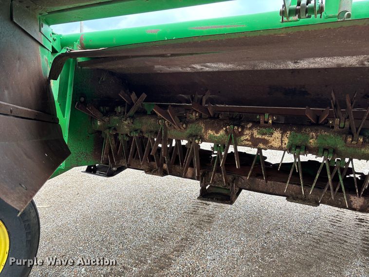 image for item FC5623 1996 John Deere 930 swather / windrower