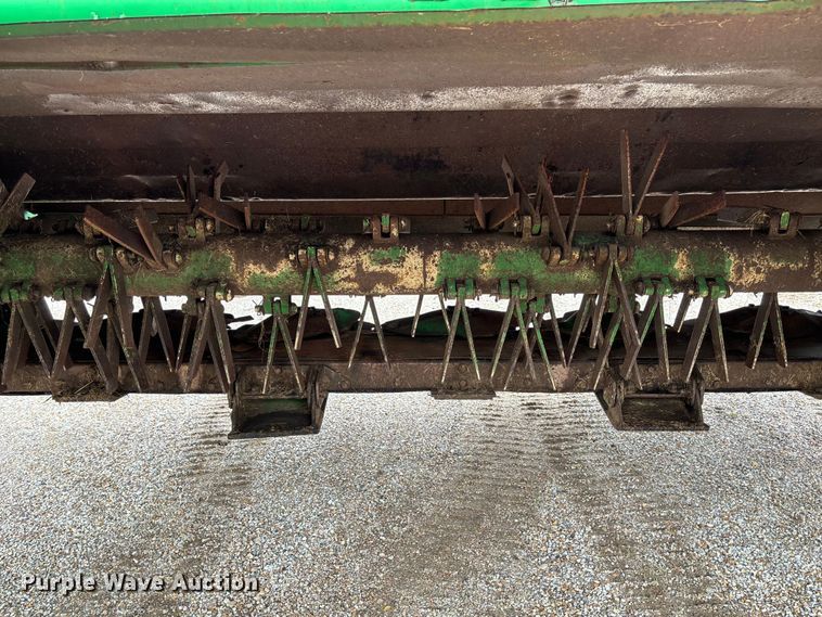 image for item FC5623 1996 John Deere 930 swather / windrower