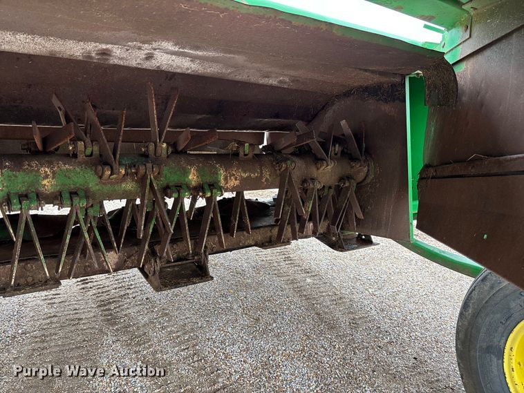 image for item FC5623 1996 John Deere 930 swather / windrower