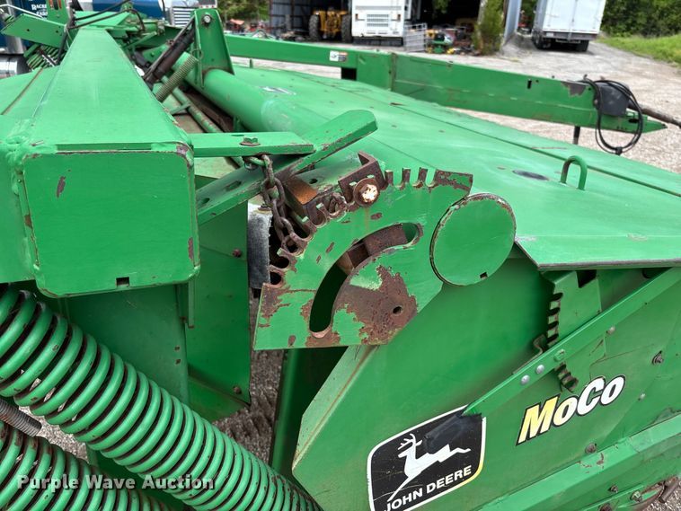image for item FC5623 1996 John Deere 930 swather / windrower