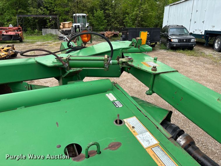 image for item FC5623 1996 John Deere 930 swather / windrower