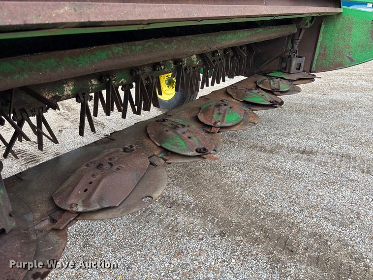 image for item FC5623 1996 John Deere 930 swather / windrower