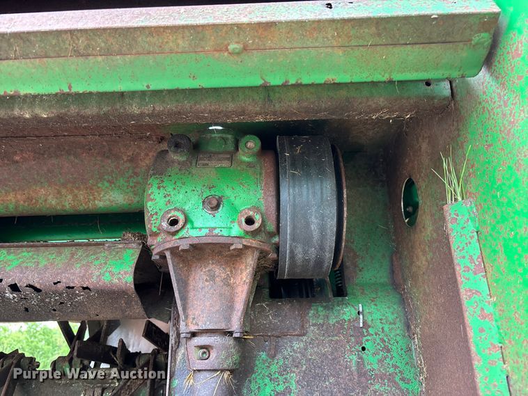 image for item FC5623 1996 John Deere 930 swather / windrower