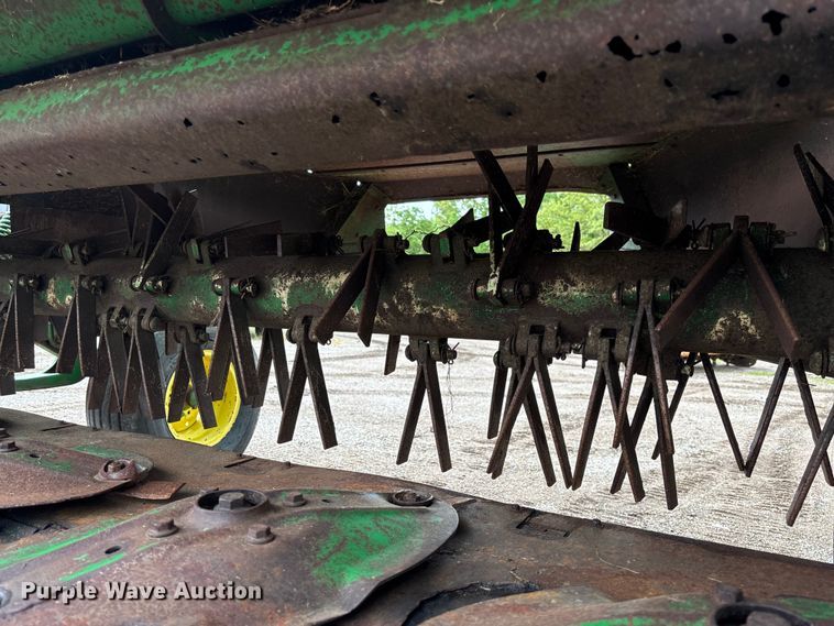 image for item FC5623 1996 John Deere 930 swather / windrower