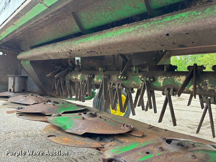 image for item FC5623 1996 John Deere 930 swather / windrower