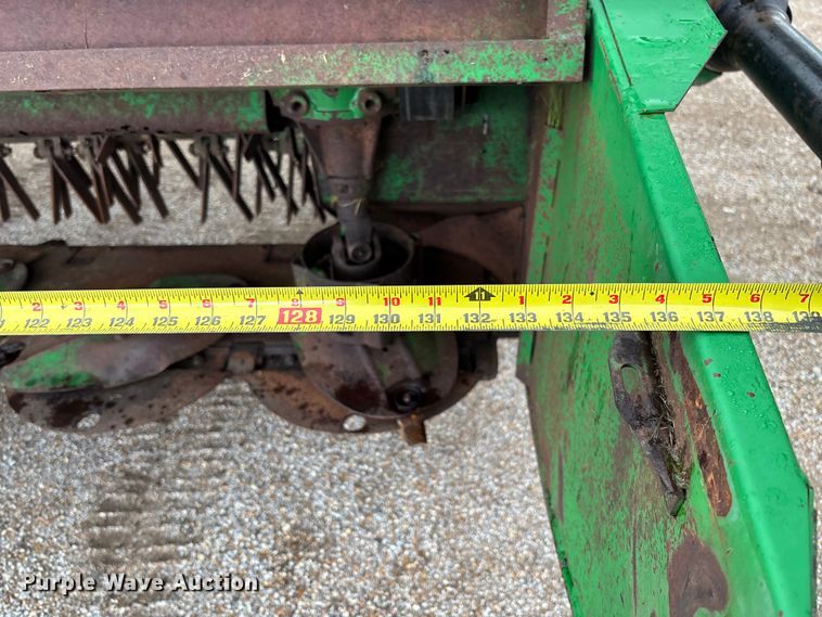 image for item FC5623 1996 John Deere 930 swather / windrower