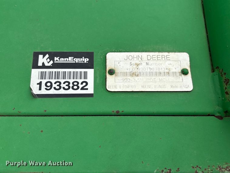 image for item FC5623 1996 John Deere 930 swather / windrower