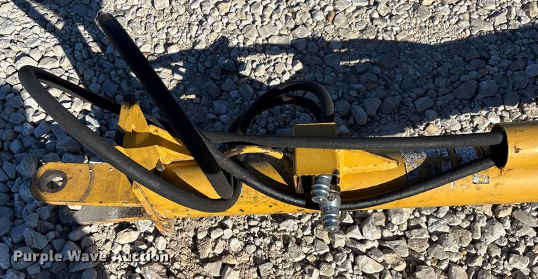 image for item FG0008 2003 Vermeer WR22 hay rake