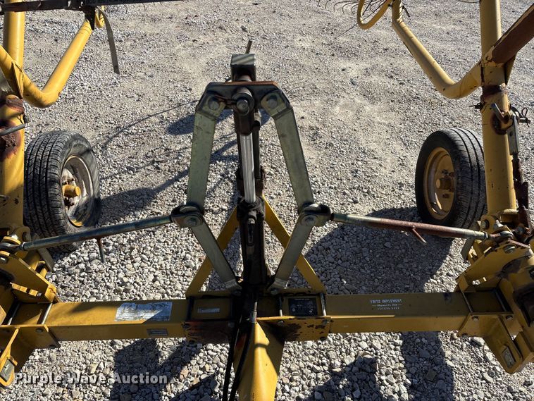 image for item FG0008 2003 Vermeer WR22 hay rake