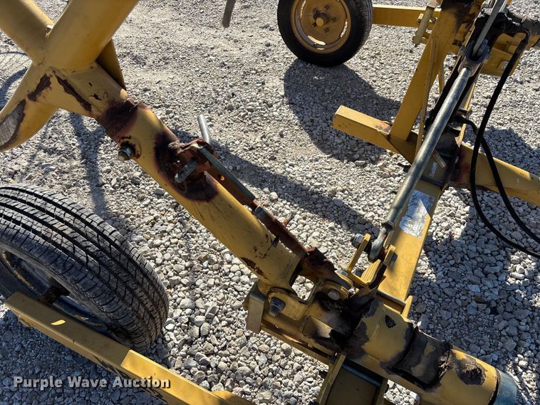 image for item FG0008 2003 Vermeer WR22 hay rake