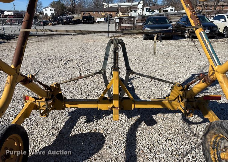 image for item FG0008 2003 Vermeer WR22 hay rake