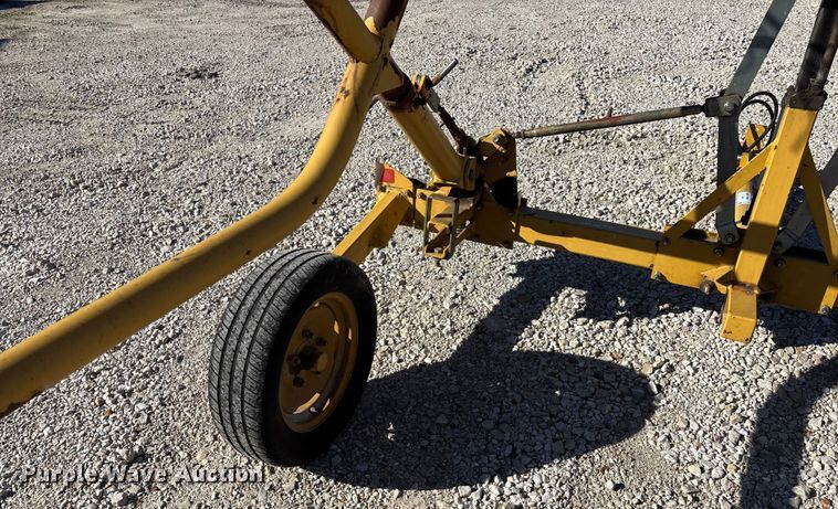 image for item FG0008 2003 Vermeer WR22 hay rake