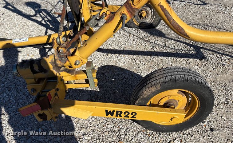 image for item FG0008 2003 Vermeer WR22 hay rake