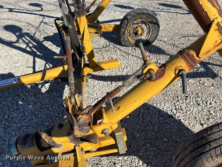 image for item FG0008 2003 Vermeer WR22 hay rake