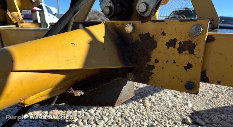 image for item FG0008 2003 Vermeer WR22 hay rake