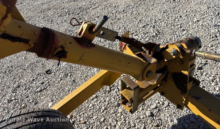 image for item FG0008 2003 Vermeer WR22 hay rake