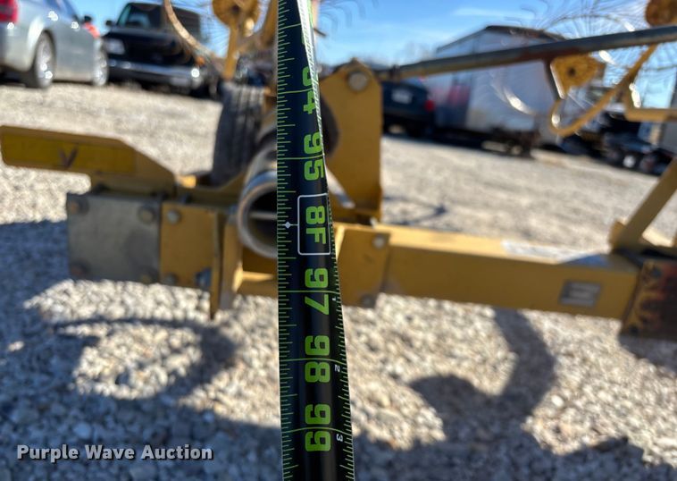 image for item FG0008 2003 Vermeer WR22 hay rake