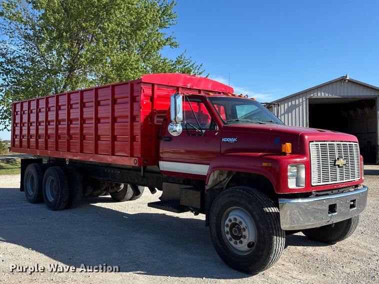 image for item FG0234 1990 GMC C7 grain truck