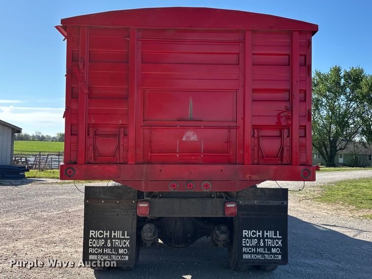 image for item FG0234 1990 GMC C7 grain truck