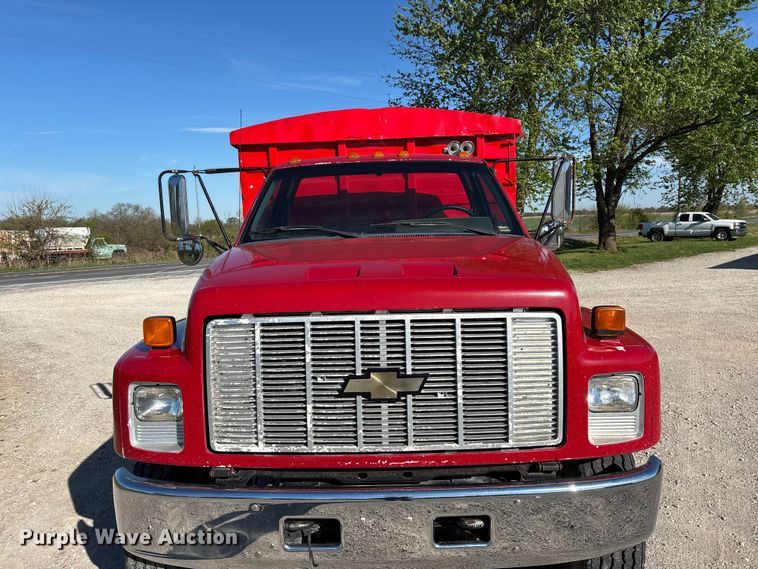 image for item FG0234 1990 GMC C7 grain truck