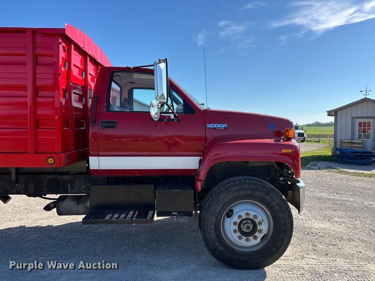 image for item FG0234 1990 GMC C7 grain truck