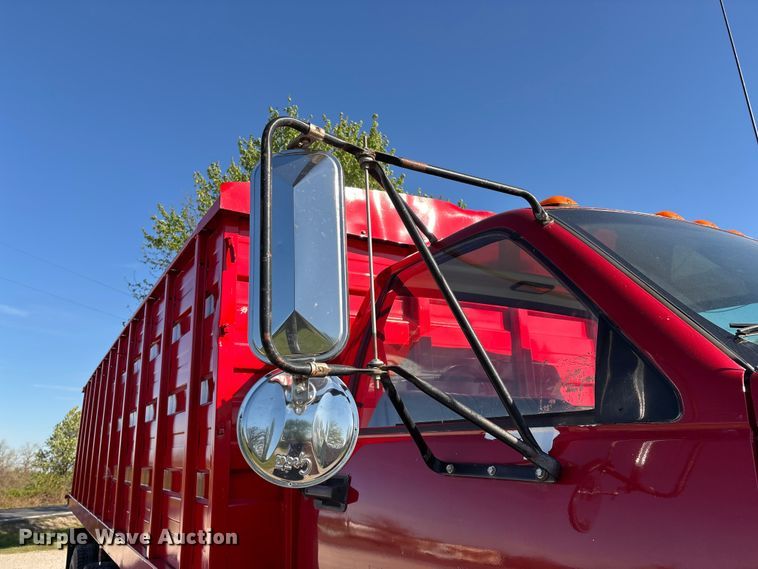 image for item FG0234 1990 GMC C7 grain truck