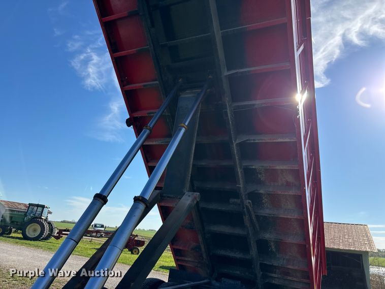 image for item FG0234 1990 GMC C7 grain truck