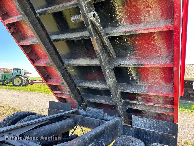 image for item FG0234 1990 GMC C7 grain truck