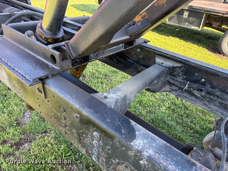 image for item FG0234 1990 GMC C7 grain truck